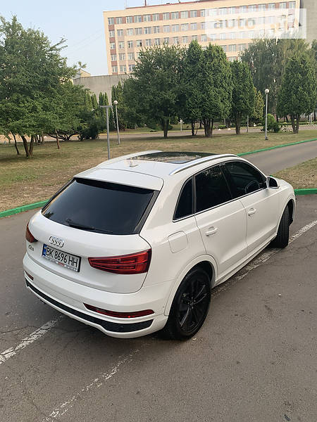 Внедорожник / Кроссовер Audi Q3 2015 в Ровно