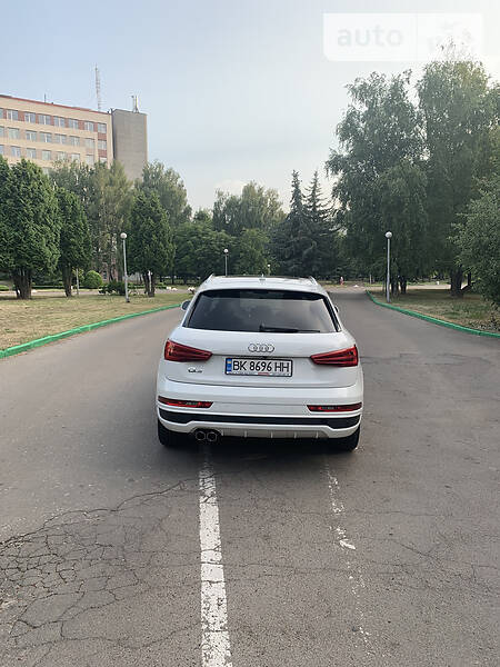 Внедорожник / Кроссовер Audi Q3 2015 в Ровно