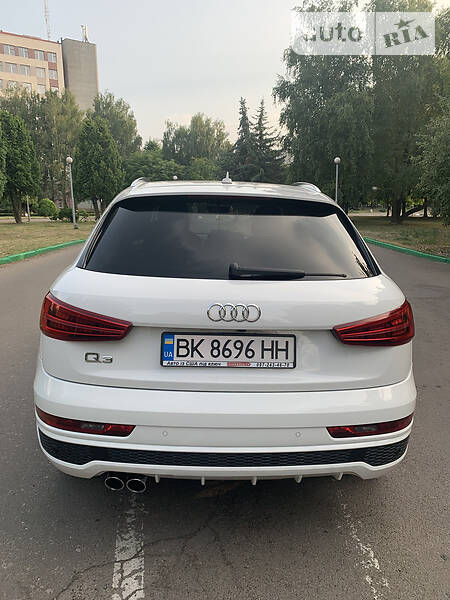 Внедорожник / Кроссовер Audi Q3 2015 в Ровно