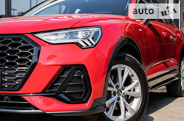 Внедорожник / Кроссовер Audi Q3 2020 в Киеве