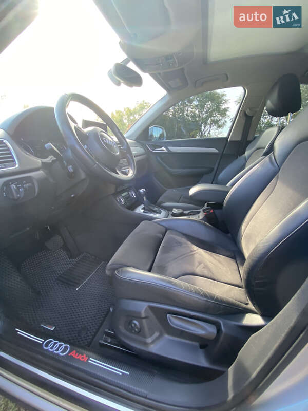 Внедорожник / Кроссовер Audi Q3 2012 в Александрие