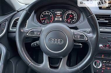 Позашляховик / Кросовер Audi Q3 2012 в 