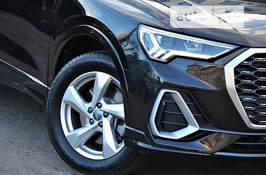 Внедорожник / Кроссовер Audi Q3 2020 в 