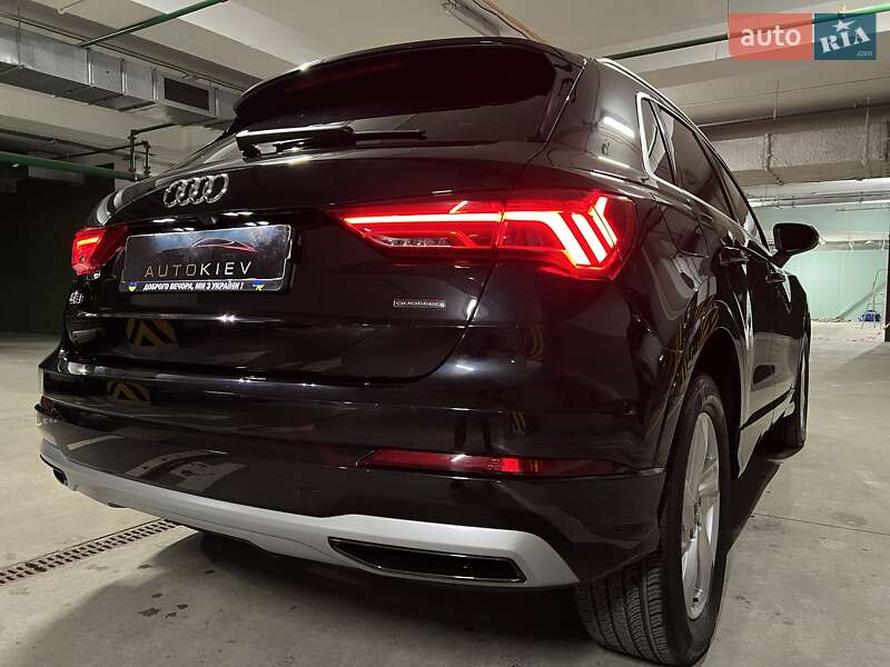Внедорожник / Кроссовер Audi Q3 2019 в Киеве