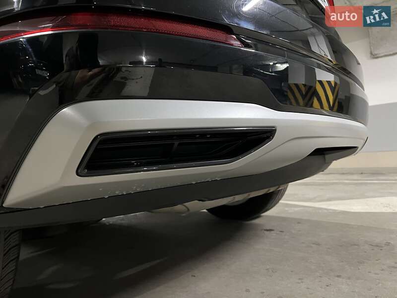 Внедорожник / Кроссовер Audi Q3 2019 в Киеве