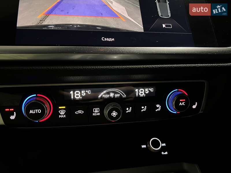 Внедорожник / Кроссовер Audi Q3 2019 в Киеве