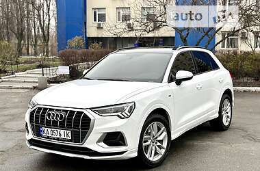 Внедорожник / Кроссовер Audi Q3 2020 в 