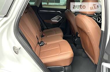 Внедорожник / Кроссовер Audi Q3 2020 в 