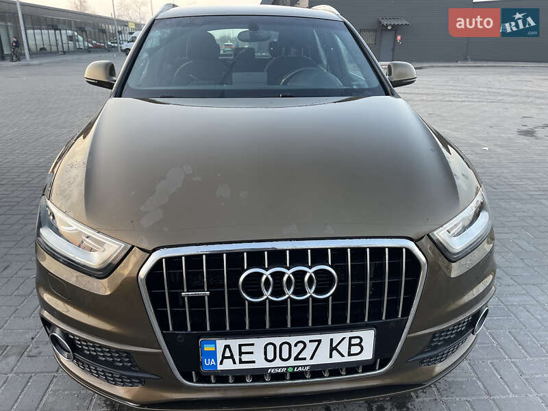 Позашляховик / Кросовер Audi Q3 2014 в Дніпрі