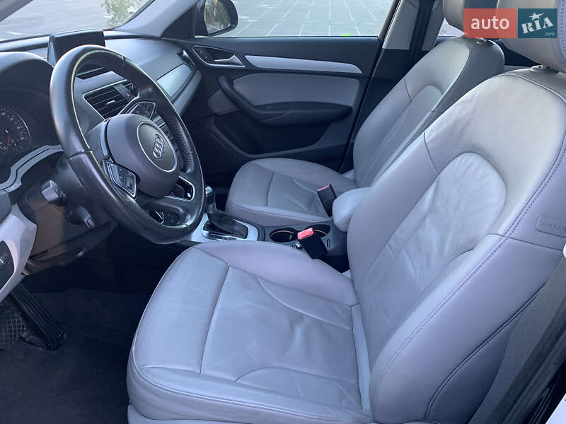 Внедорожник / Кроссовер Audi Q3 2016 в Киеве