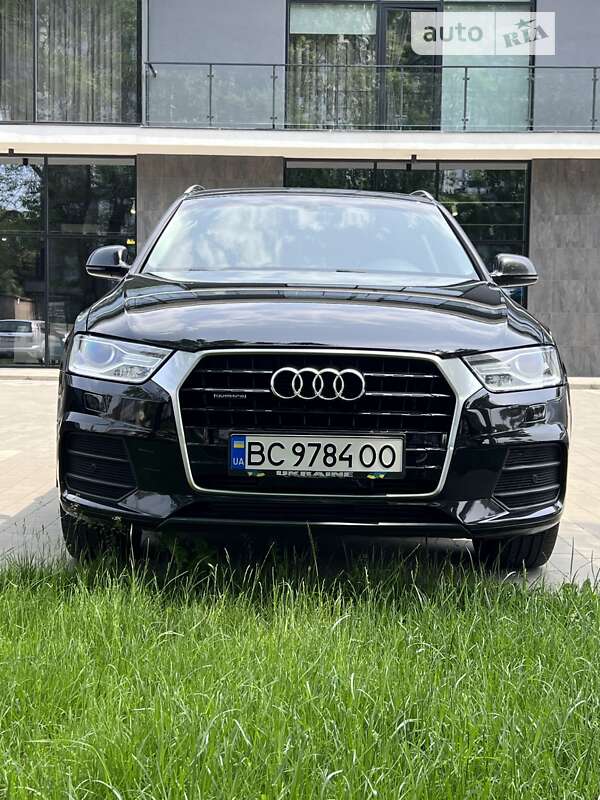 Позашляховик / Кросовер Audi Q3 2016 в 