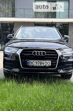 Позашляховик / Кросовер Audi Q3 2016 в 