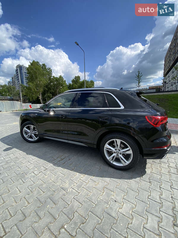 Позашляховик / Кросовер Audi Q3 2019 в Львові