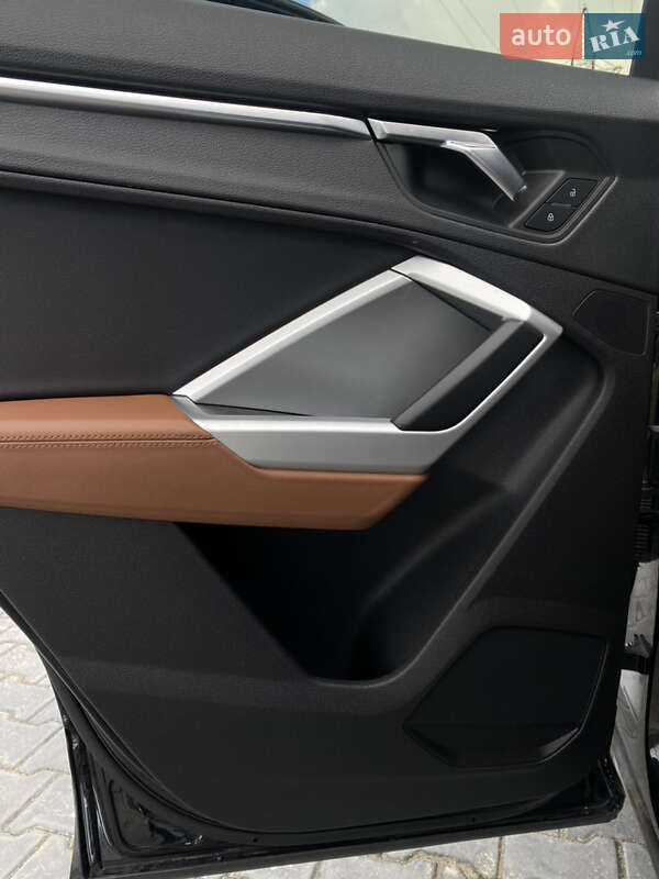 Позашляховик / Кросовер Audi Q3 2019 в Львові