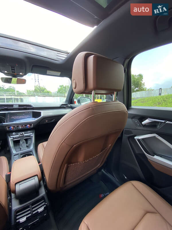 Позашляховик / Кросовер Audi Q3 2019 в Львові