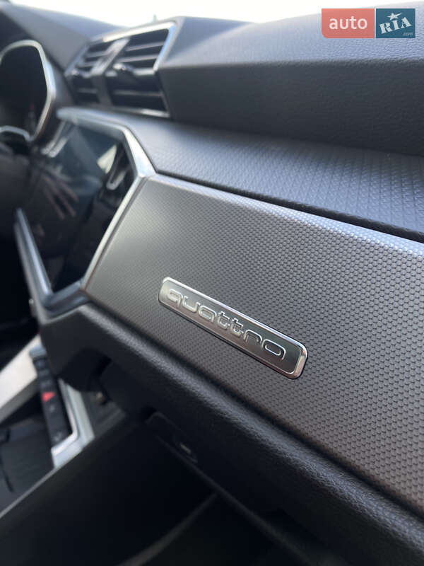 Позашляховик / Кросовер Audi Q3 2019 в Львові