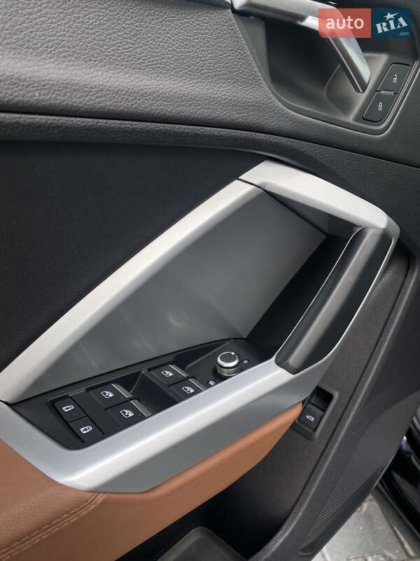 Позашляховик / Кросовер Audi Q3 2019 в Львові