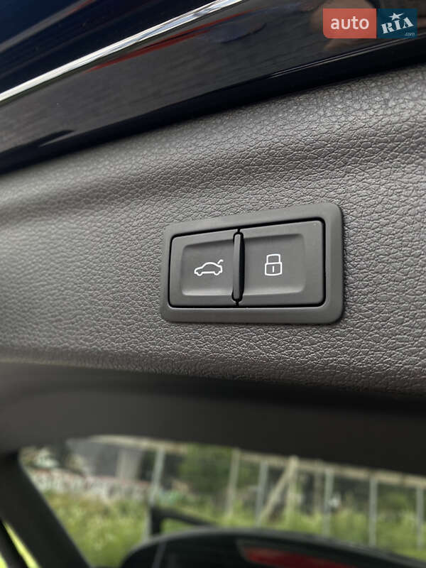 Позашляховик / Кросовер Audi Q3 2019 в Львові