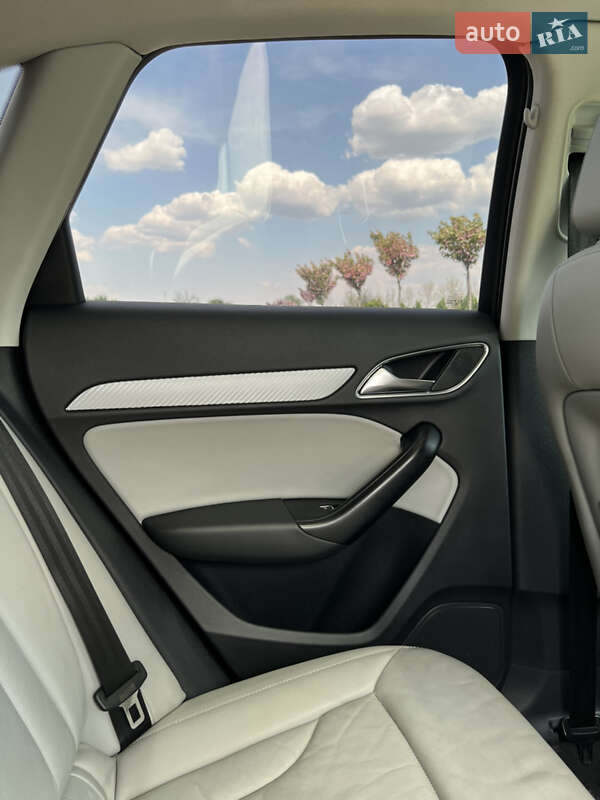 Внедорожник / Кроссовер Audi Q3 2014 в Ирпене