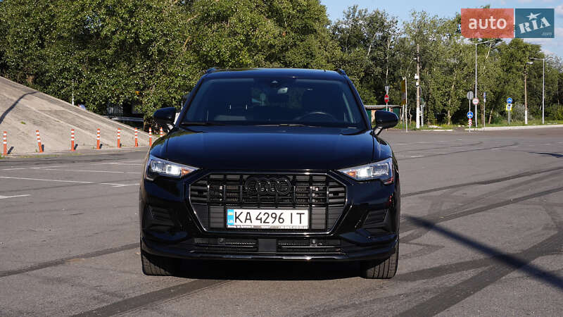 Позашляховик / Кросовер Audi Q3 2021 в Києві