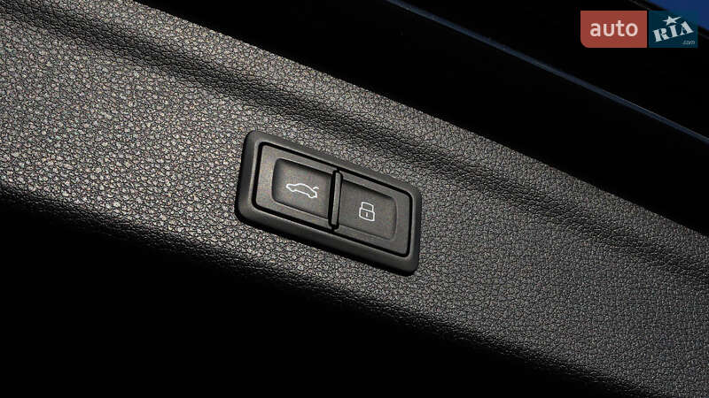 Позашляховик / Кросовер Audi Q3 2021 в Києві