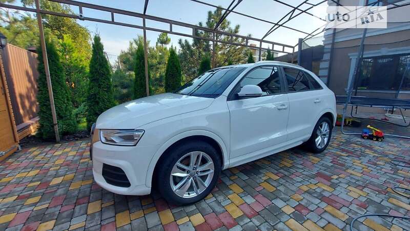 Внедорожник / Кроссовер Audi Q3 2016 в Киеве