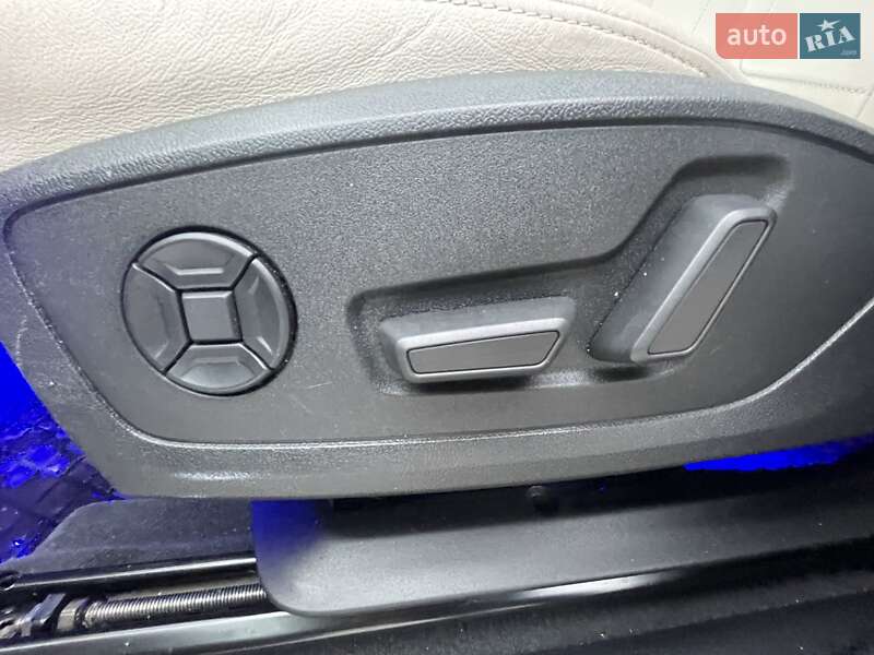 Позашляховик / Кросовер Audi Q3 2020 в Києві