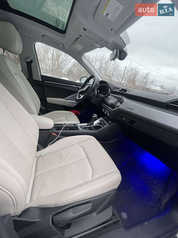 Позашляховик / Кросовер Audi Q3 2020 в Києві
