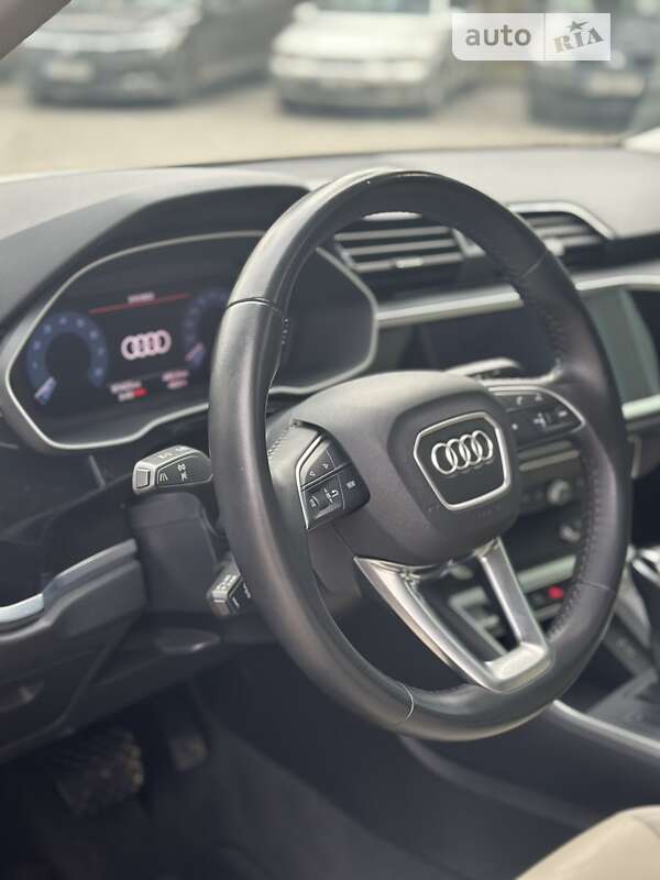 Позашляховик / Кросовер Audi Q3 2019 в Львові