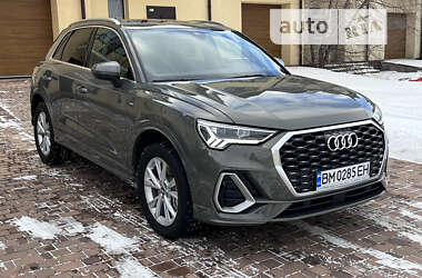 Внедорожник / Кроссовер Audi Q3 2022 в 