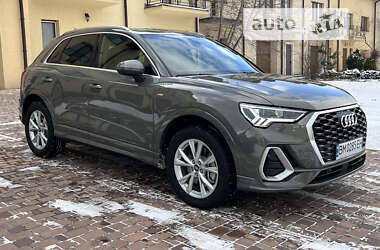 Внедорожник / Кроссовер Audi Q3 2022 в 