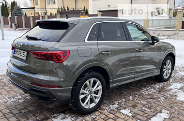 Внедорожник / Кроссовер Audi Q3 2022 в 
