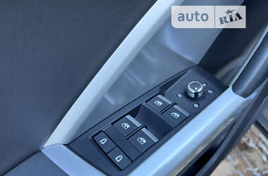 Внедорожник / Кроссовер Audi Q3 2022 в 