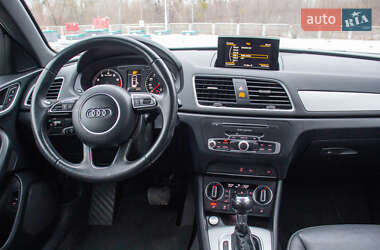Внедорожник / Кроссовер Audi Q3 2016 в 