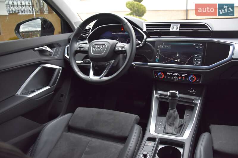 Внедорожник / Кроссовер Audi Q3 2020 в Львове