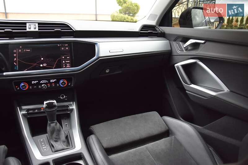 Внедорожник / Кроссовер Audi Q3 2020 в Львове