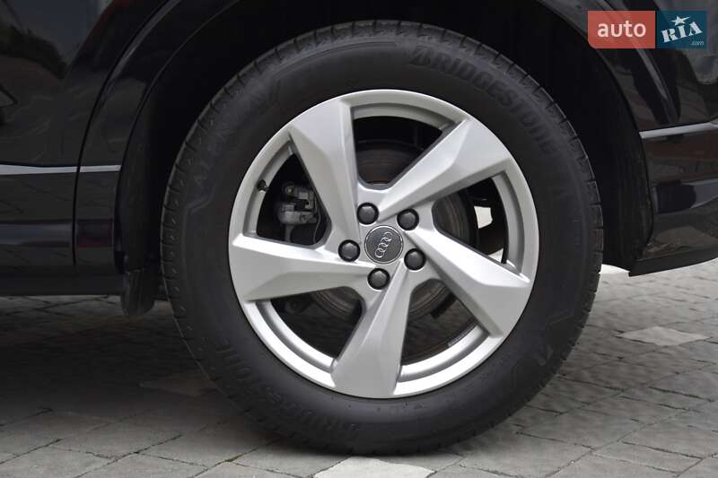 Внедорожник / Кроссовер Audi Q3 2020 в Львове