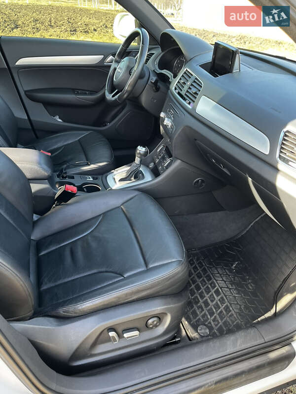 Внедорожник / Кроссовер Audi Q3 2016 в Харькове