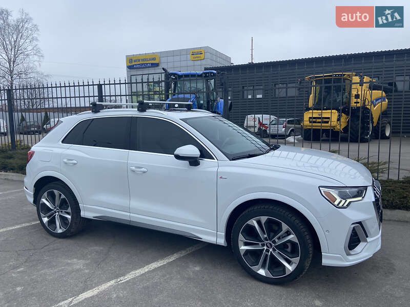Внедорожник / Кроссовер Audi Q3 2020 в Сумах