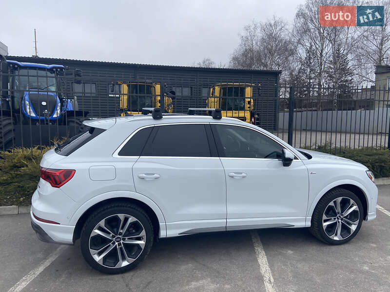 Внедорожник / Кроссовер Audi Q3 2020 в Сумах
