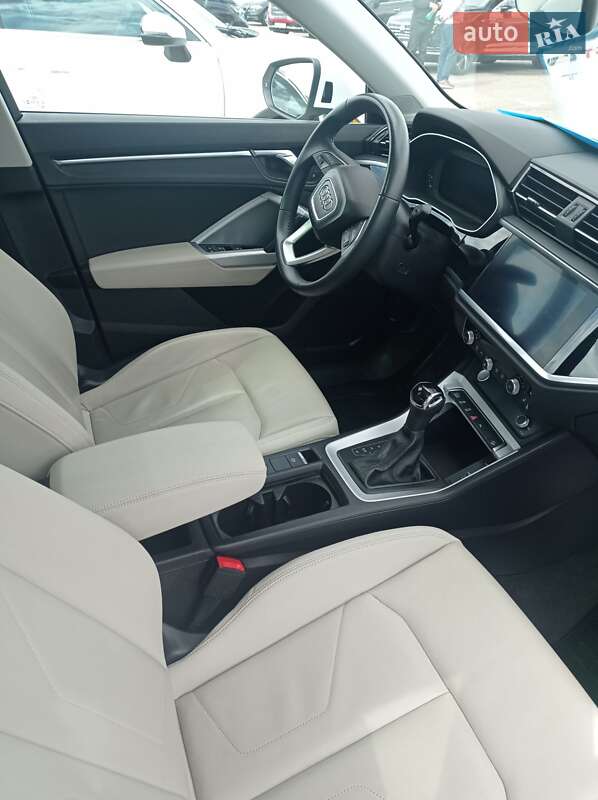 Позашляховик / Кросовер Audi Q3 2020 в Києві