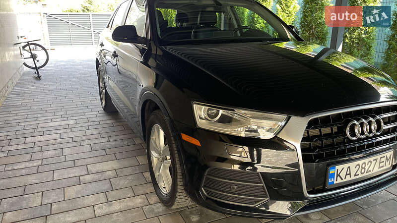 Внедорожник / Кроссовер Audi Q3 2016 в Киеве