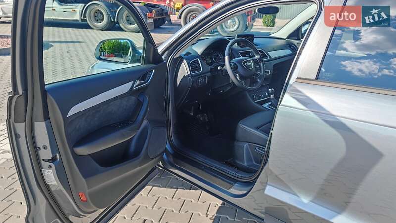 Внедорожник / Кроссовер Audi Q3 2015 в Одессе