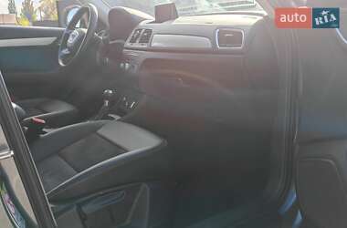 Внедорожник / Кроссовер Audi Q3 2015 в 