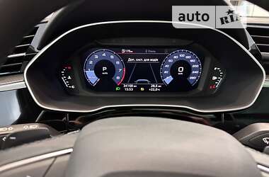 Позашляховик / Кросовер Audi Q3 2021 в Дніпрі