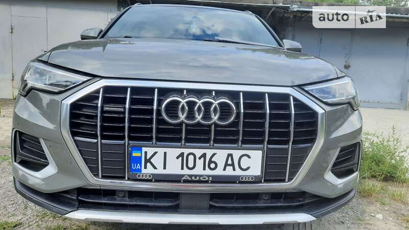 Позашляховик / Кросовер Audi Q3 2019 в Києві