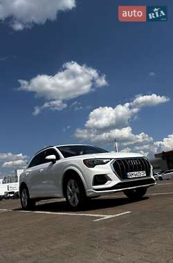 Позашляховик / Кросовер Audi Q3 2019 в 