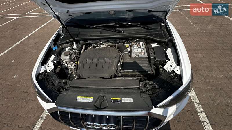 Внедорожник / Кроссовер Audi Q3 2019 в Житомире