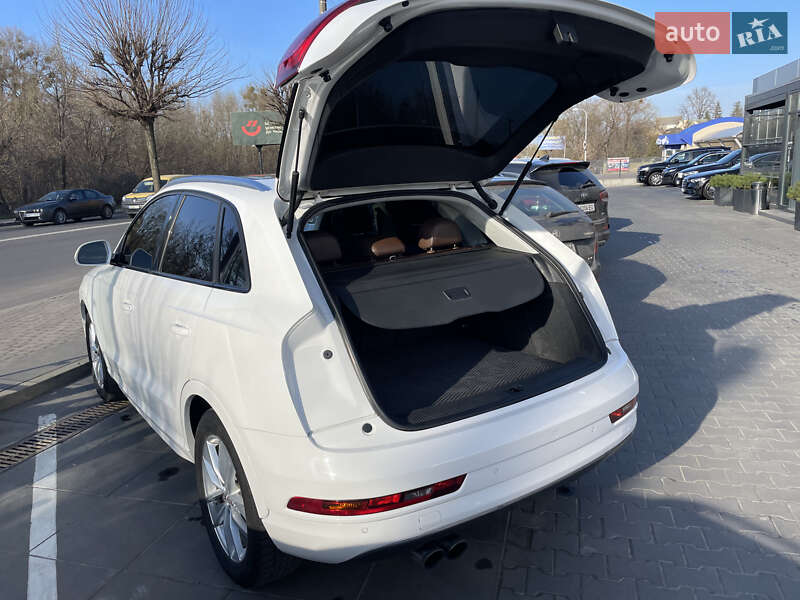 Внедорожник / Кроссовер Audi Q3 2015 в Луцке