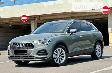 Внедорожник / Кроссовер Audi Q3 2022 в Киеве